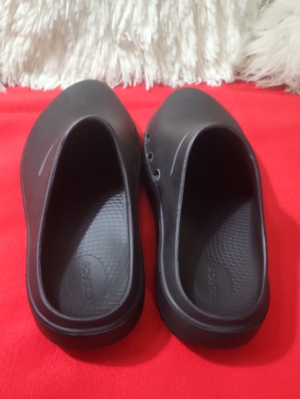 OOFOS OOcloog Black Slip-On Clog Shoes - Picture 5 of 12